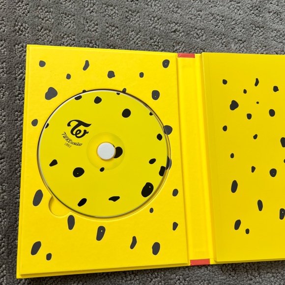 Twice Twicecoaster Lane 2 Album and Extras - Picture 3 of 6